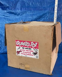 lot 330 image: Gumbo Pot 60 qt.