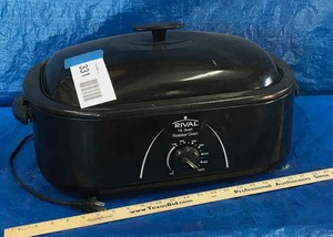 lot 331 image: Electric Rival Roaster Oven 16 qt.