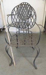 lot 359 image: (2) Metal Patio Chairs
