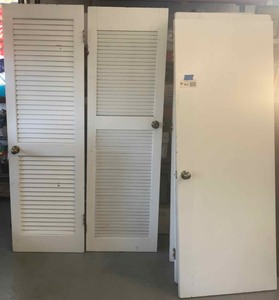 lot 363 image: (6) Doors