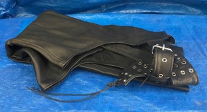 lot 405 image: Leather Motorcycle Chaps (L) Renegade Classics