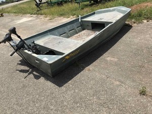 lot 7 image: Boat  Xpress by Aluma-Weld and several electric trolling motors.  Approx. 14 ft x 75 in beam.  Has damage on beam.  No title, private tank use only.  (Hull No. JBC258231697)