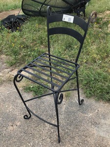 lot 8 image: Metal bar stool