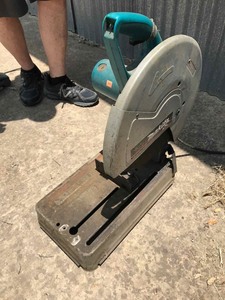 lot 23 image: Makita 2414B Chop Saw