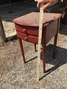 lot 41 image: Red Spindle Leg Table with 2-drawers
