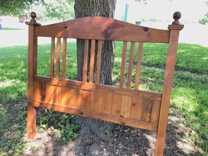 lot 62 image: Wood Headboard, Queen Size, no rails