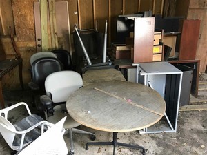 lot 78 image: Lot of Office Furniture, Desks, Chairs, etc.