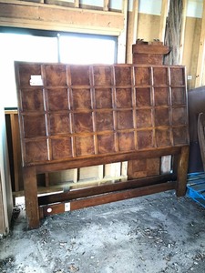 lot 81 image: King Size Wood Bed with Footboard