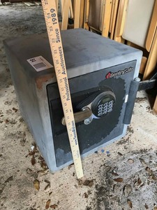 lot 84 image: Security Safe (Locked, no combination) heavy