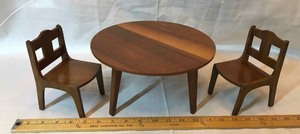 lot 155 image: Doll furniture