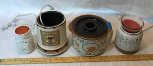 lot 163 image: Potpourri hot pot, electric wax warmers