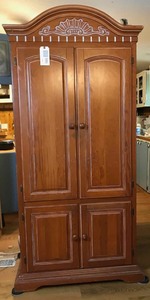 lot 169 image: Cabinet