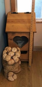 lot 171 image: Country Vegetable Bin, Potato Sack