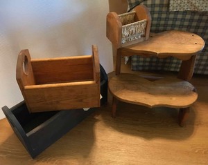 lot 186 image: Hearts (2) magazine boxes, stepstool
