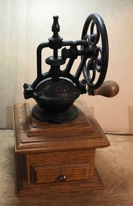 lot 254 image: Coffee grinder (newer)