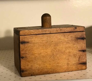 lot 271 image: Antiquevintage butter boxmold