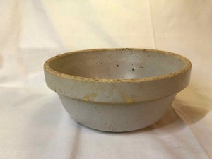 lot 272 image: Stoneware bowl