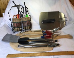 lot 275 image: Craftsman tong & spatula, large metal spatula, pizza spatula, assorted lighters