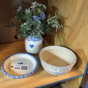 lot 290 image: Ceramic-ware Pie plate, bowl, vase