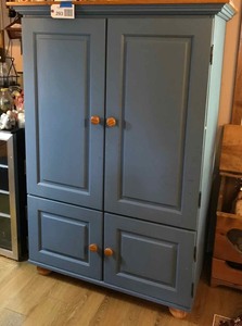 lot 293 image: Cabinet, blue