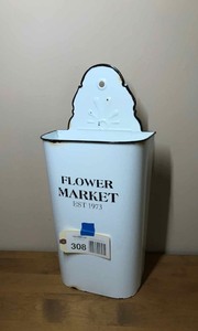 lot 308 image: Enamelware flower market