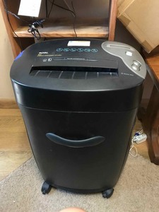 lot 319 image: Royal paper shredder