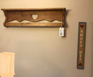 lot 313 image: Wall hanging quilt rack & wood sign shoes off