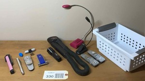 lot 330 image: Assorted flashlights & reading lights