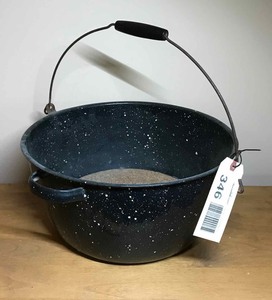 lot 346 image: Large enamelware pot, dark blue with white specks