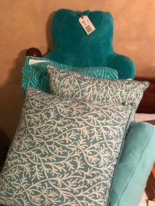 lot 371 image: (2) decorative pillows, bed lounger, lap throw