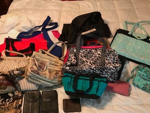 lot 391 image: Assorted tote bags, purse, wallets, etc.