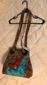 lot 395 image: Quilted purse, Multicolor