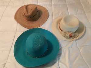 lot 397 image: Assorted Ladies Hats