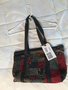 lot 399 image: Quilted bag maroonolivenavy