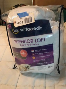 lot 401 image: Sertapedic mattress pad