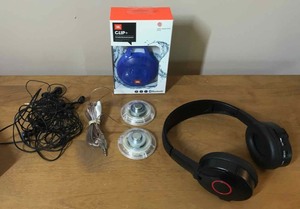 lot 338 image: Headphones, earbuds, portable Bluetooth speaker