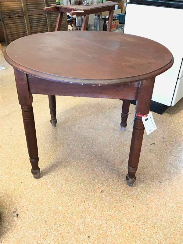 lot 8 image: Antique PubGame Table