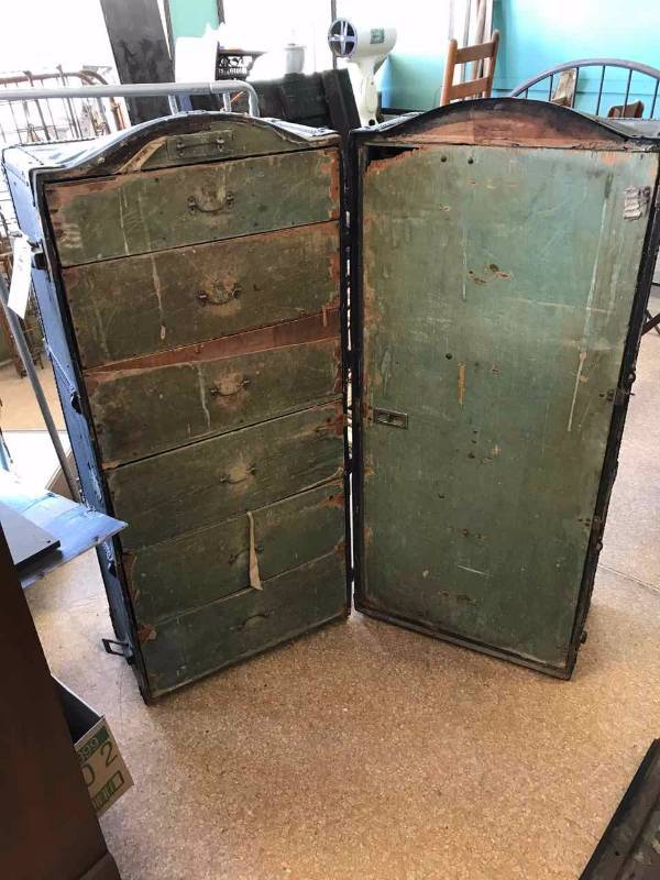 lot 47 image: Antique Steamer Trunk