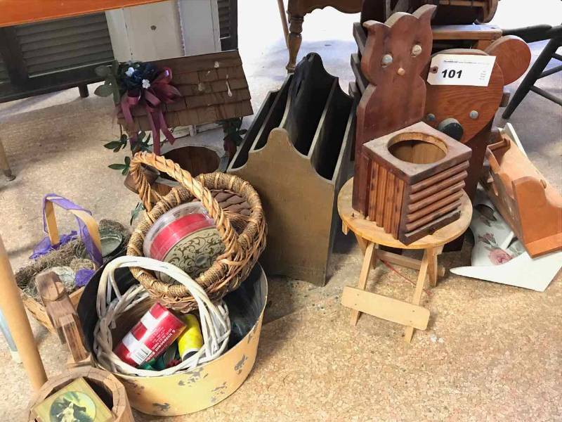 lot 101 image: Woodcraft  Planters, Plant Stand, Tissue Box Holder, Wishing Well, Magazine Stand