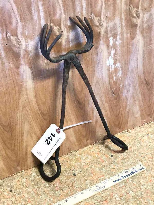 lot 142 image: Blacksmiths Coal Tongs (missing one tine)