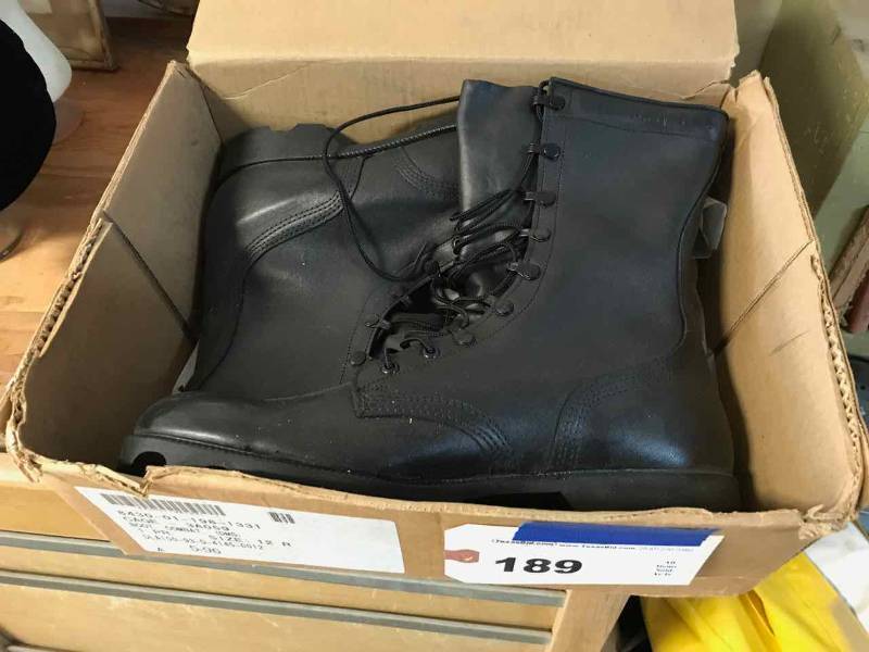 lot 189 image: Combat Boots size 12R