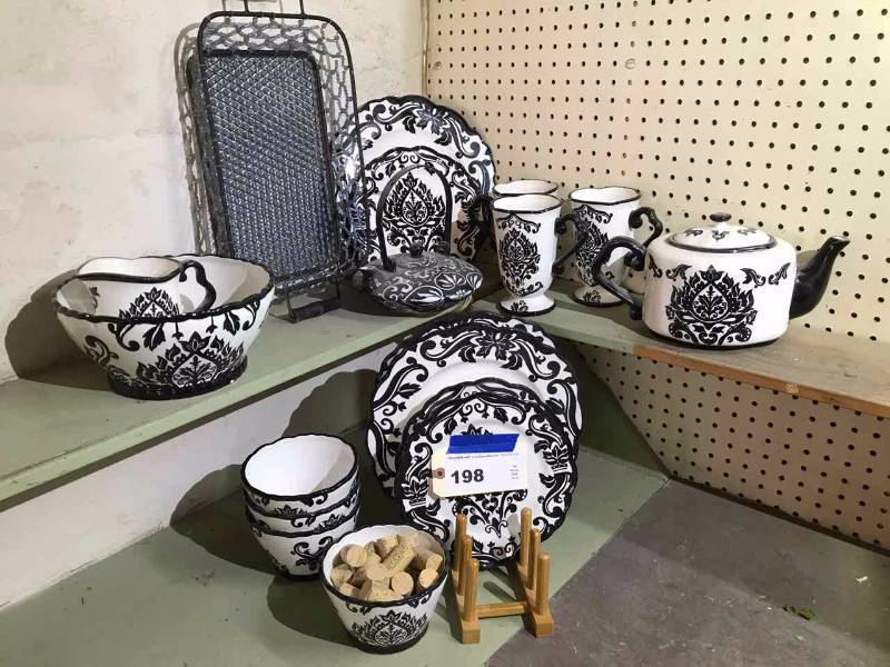 lot 198 image: Damask Black & White Dishes (17 pieces and a casserole basket)