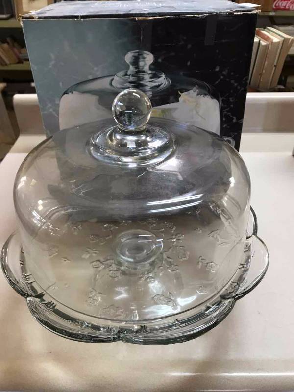 lot 269 image: Savannah Pedestal Cake Plate with Dome