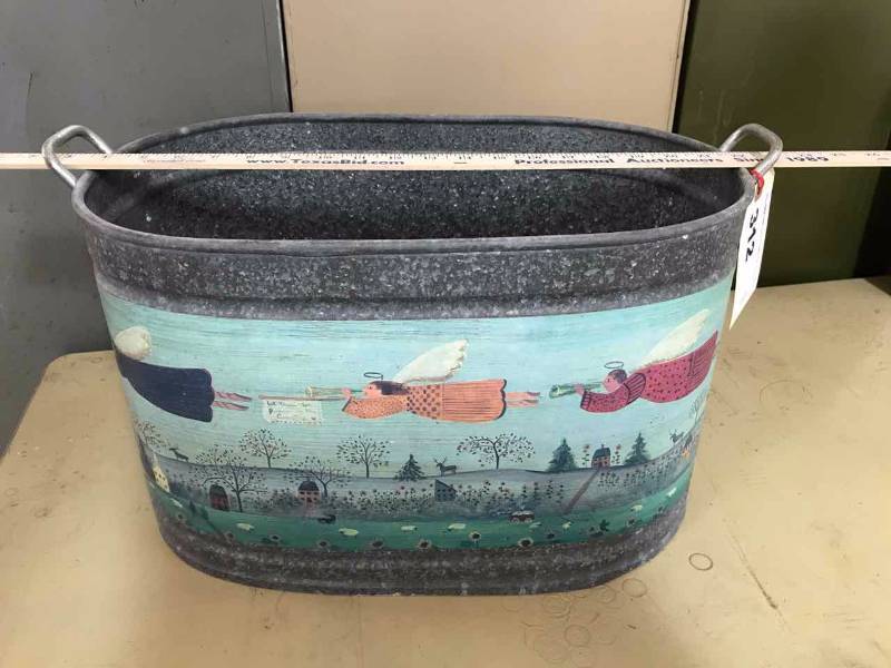 lot 312 image: Galvanized Tub
