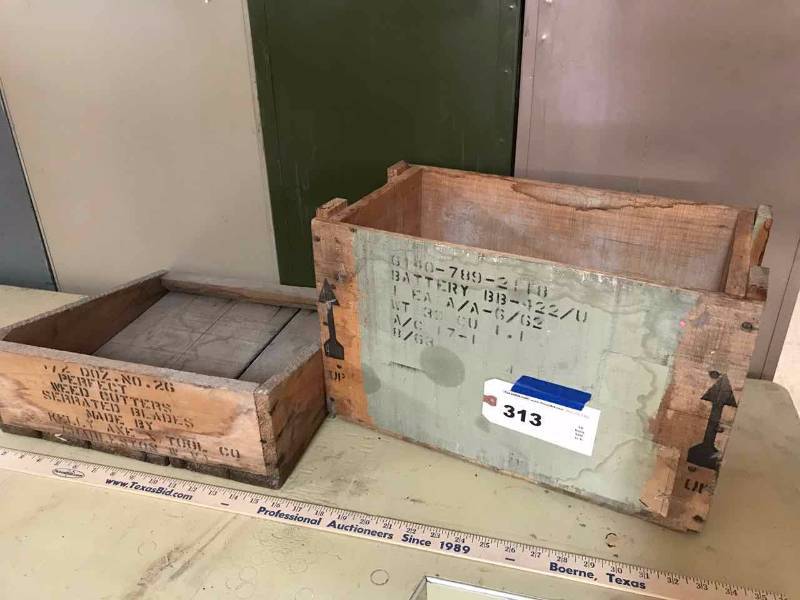 lot 313 image: Printed Wood Boxes  Battery BB-1220 & Kelly Axe Tool Co.