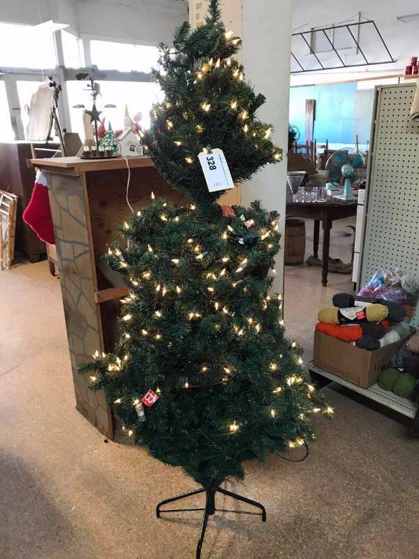 lot 328 image: Pre-Lit 6 Ft. Christmas Tree (lights up)