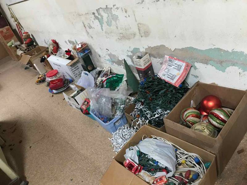 lot 358 image: Large Lot of Assorted Christmas Decorations
