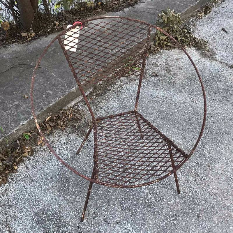 lot 375 image: Mid-Century Patio Chair