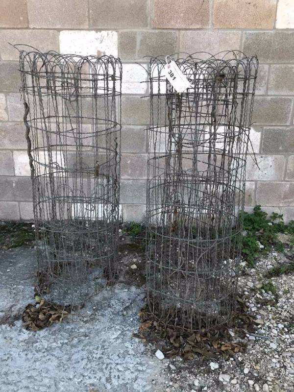 lot 381 image: Old Ornamental Fencing