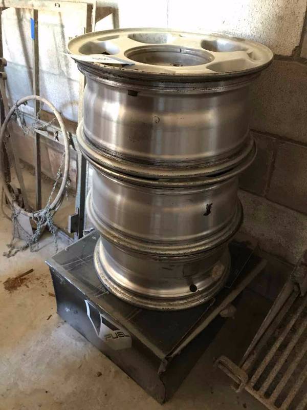 lot 395 image: (4) Aluminum Wheels